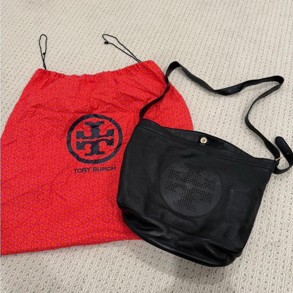 TORY BURCH crossbody bucket bag